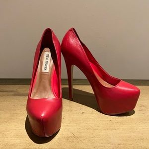 Steve Madden Red DejaVu Heels
